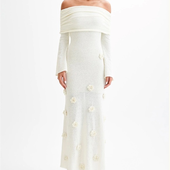 Meshki Dresses & Skirts - Meshki Off-Shoulder White Long Sleeve Dress